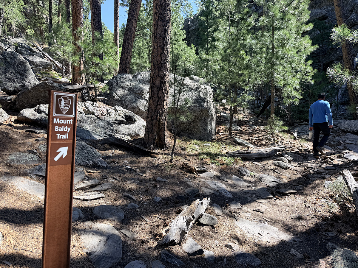 mount-baldy-trail-marker