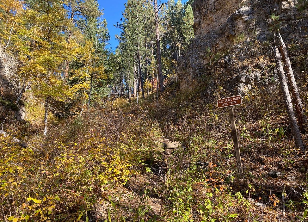 76 trail steep sign warning