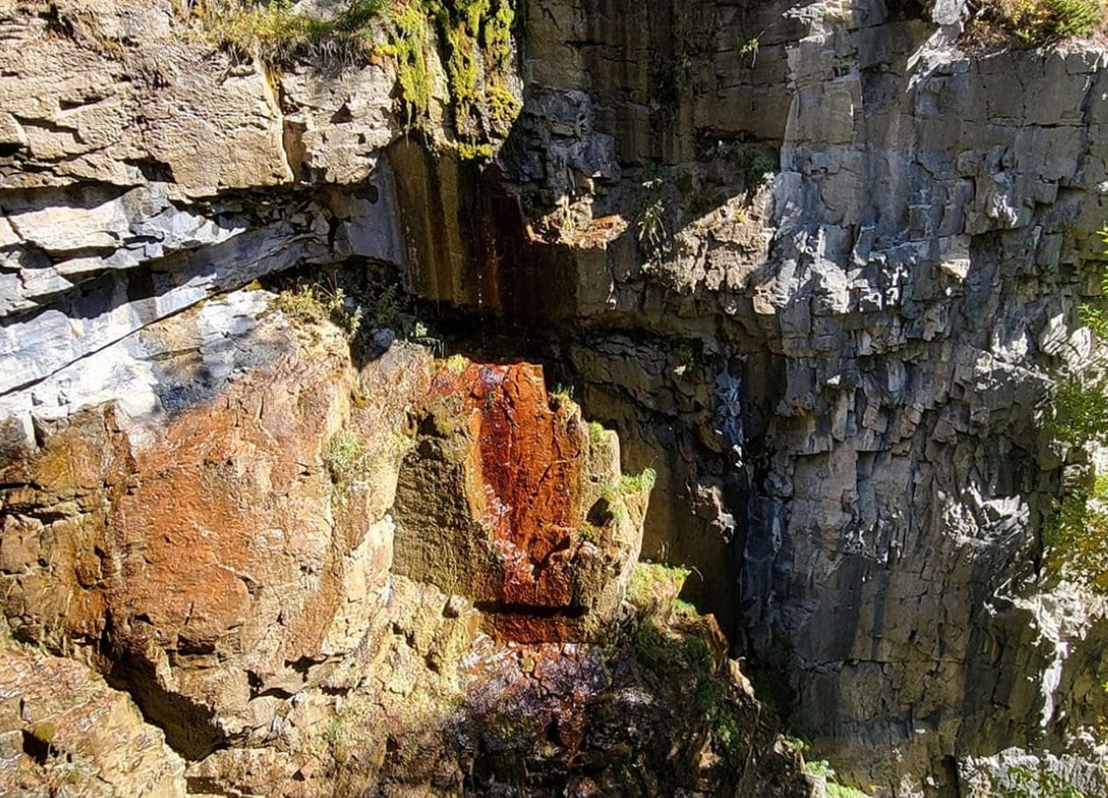Community Caves Rock Formations