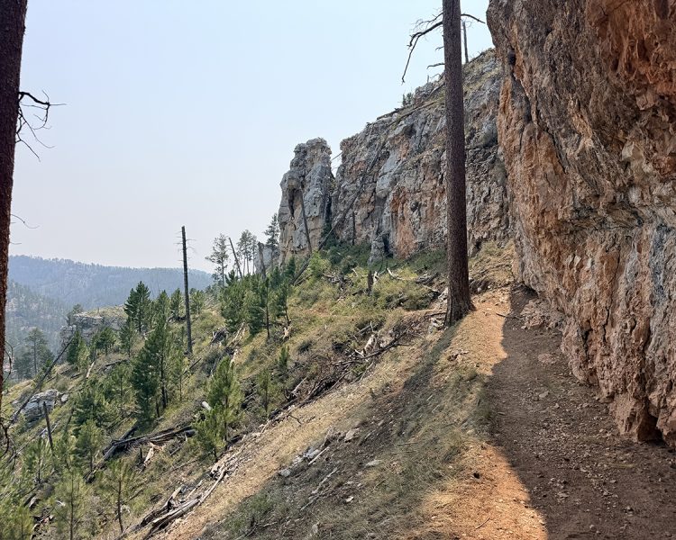 hell-canyon-trail-path-rock-formations